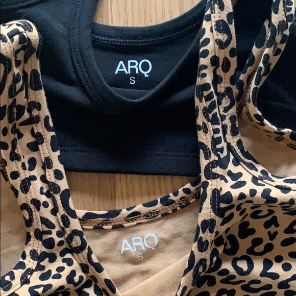 ARQ Wide Strap Bra BLACK ONLY - Picture 2 of 2